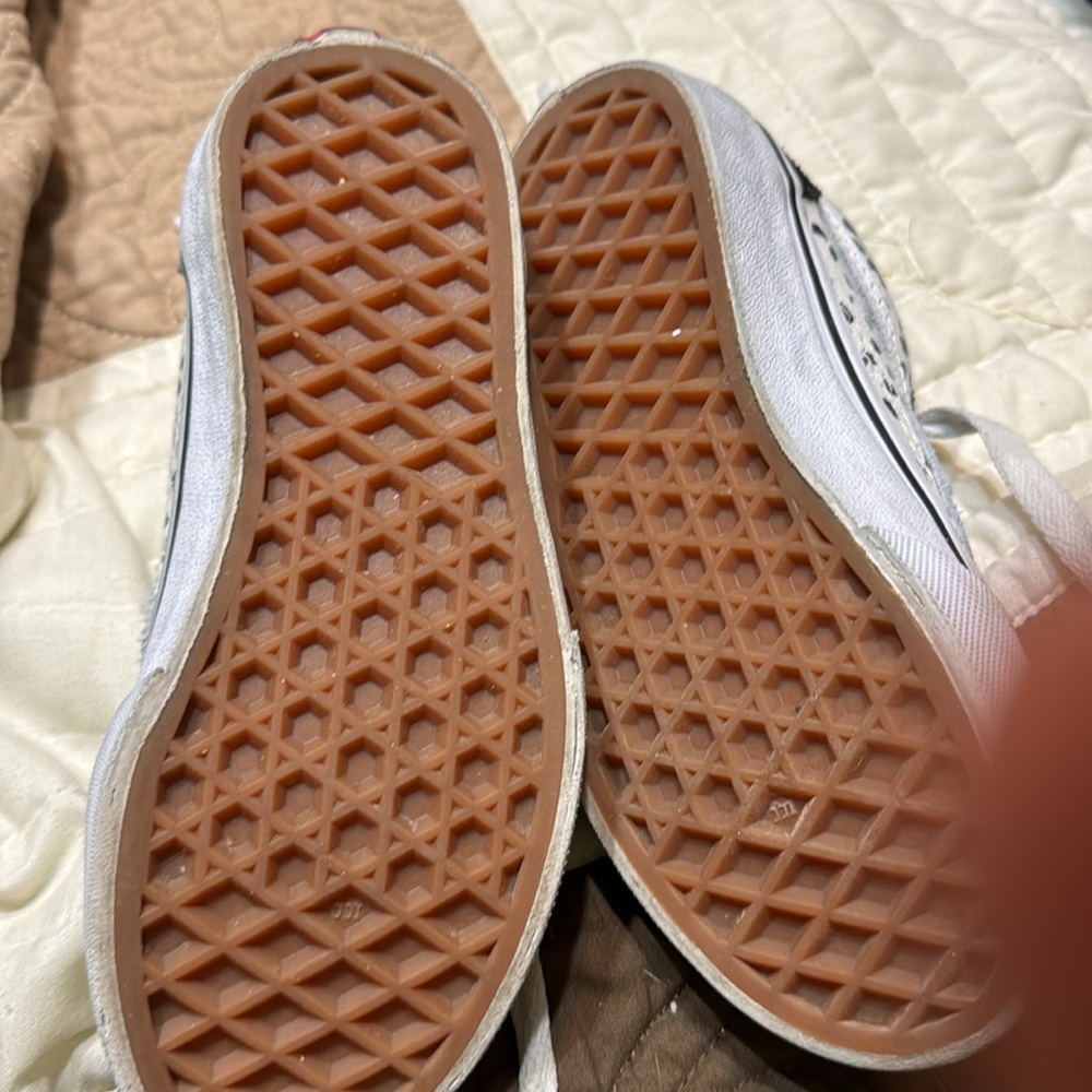 Vans - Picture 3 of 4